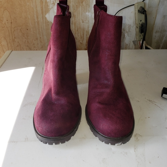 Red, suede booties - Picture 2 of 4